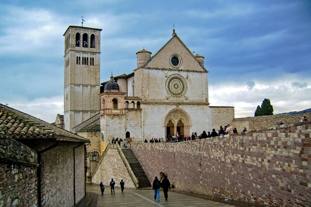 panorama della basilica di Assisi