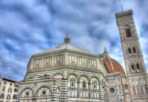 piazza del Duomo di Firenze, primo piano del Battistero