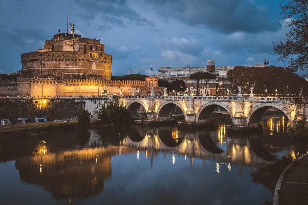 castel santangelo di sera al tramonto